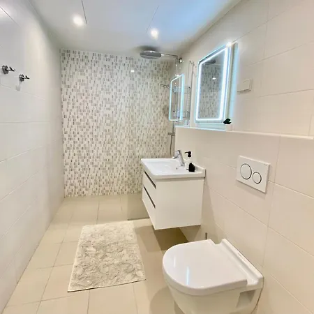 Prime Haven Near Sea & Park, Free Parking, Terrace Таллин