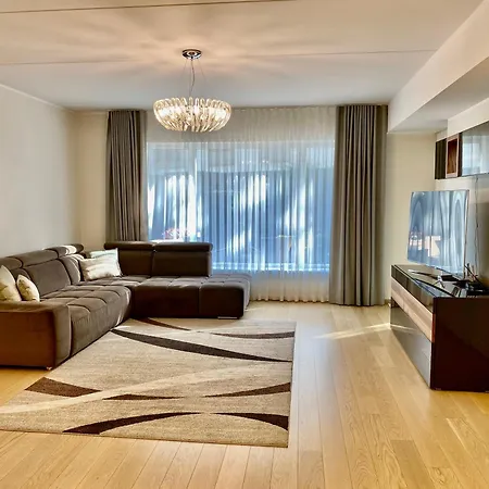 Prime Haven Near Sea & Park, Free Parking, Terrace