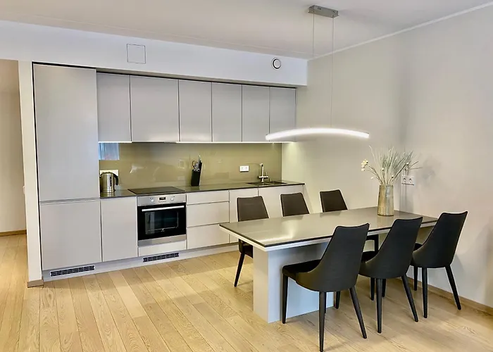 Prime Haven Near Sea & Park, Free Parking, Terrace