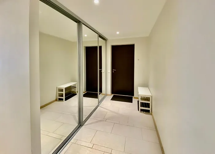 Apartment Prime Haven Near Sea & Park, Free Parking, Terrace *