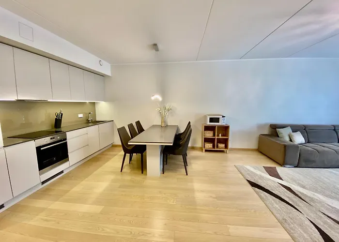 Prime Haven Near Sea & Park, Free Parking, Terrace *