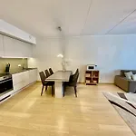 Prime Haven Near Sea & Park, Free Parking, Terrace *